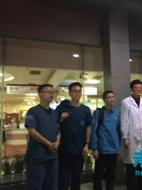 “震多了，也就不怕了”九寨溝地震救援隊中一名醫(yī)生說道
